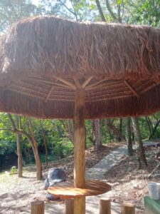 Quiosque de Madeira Com Forro de Palha e Sapê em Bambu emMogi das Cruzes Bertioga Santos Guarujá São Bernardo do Campo Jundiaí Campinas SP