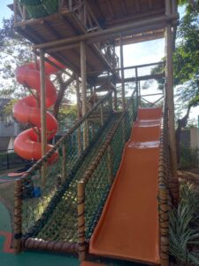 Playground Infantil de Madeira Escorregador Tirolesa Casinha de Madeira Infantil em em Bambu em Mogi das Cruzes Sorocaba Santo André Diadema Bertioga Santos Guarujá São Bernardo do Campo Jundiaí Campinas Americana Hortolândia Sumaré SP