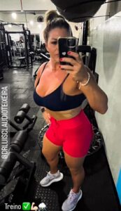 Priscila Miarelli Fitness Academia Cci Clube de Campo de Itápolis Dr. Luíz Claudio Nutricionista Endrocrinologista Foto Instagram Famosinha de Itápolis